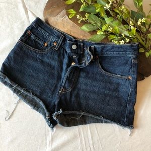501 Levi’s Dark Wash Cutoff Shorts